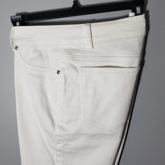 Nygard Skinny Crop - Picture 3 of 6